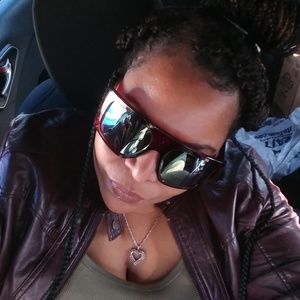 Meet your Posher, Yolanda